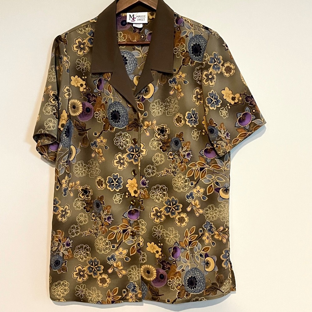 Maggie Sweet Vintage Floral Zinnia Camp Collar Blouse Olive Green Short Sleeve M